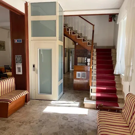 Hotel Margot 2*